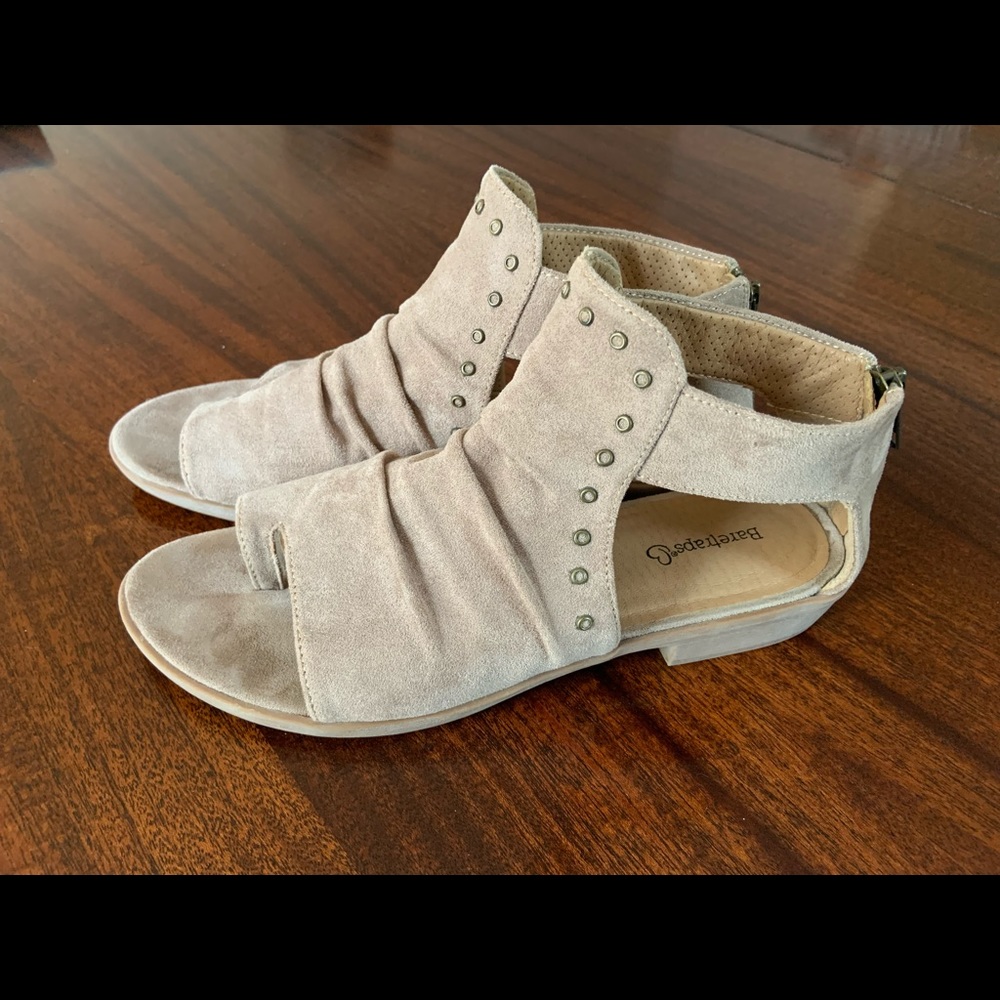 Bare traps sandals size 8.5